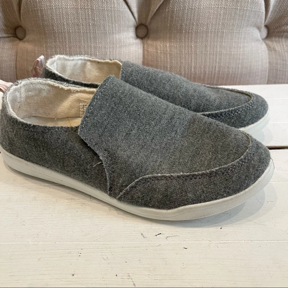 Vionic Women's Malibu Gray Casual Sneaker Sz 6